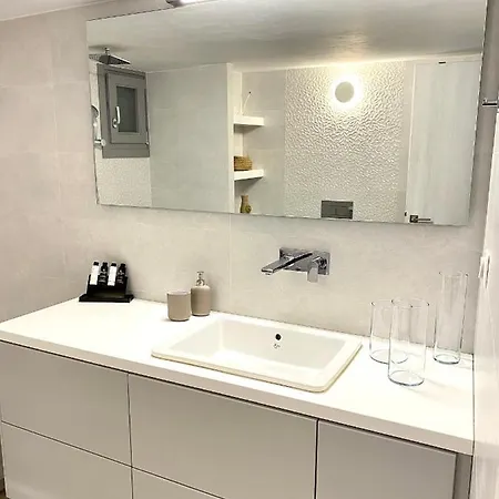 Gerani Deluxe 2 *